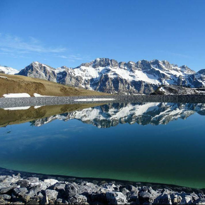 Lac, retenue d'eau en montagne